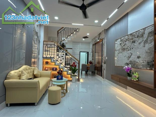 Nhà 50m2 phường 1 Gò Vấp - Gần CT Plaza Nguyên Hồng - Nhỉnh 4.7 tỷ