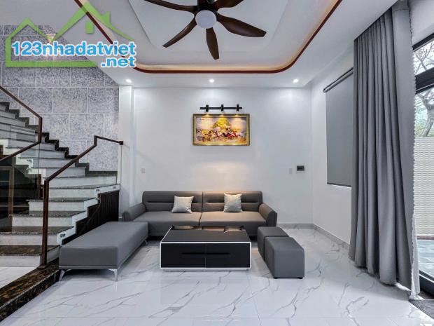 🏩 Bán nhà 3 tầng mt đường 7m5 Phước Lý 14, 90m2, giá 4.7 tỷ tl