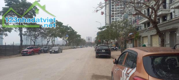 BÁN 115m sát Vinhomes Ocean Park 1 SIÊU MT 8.2m 3 ô tô chánh 10,x ty TLuong 0961503168