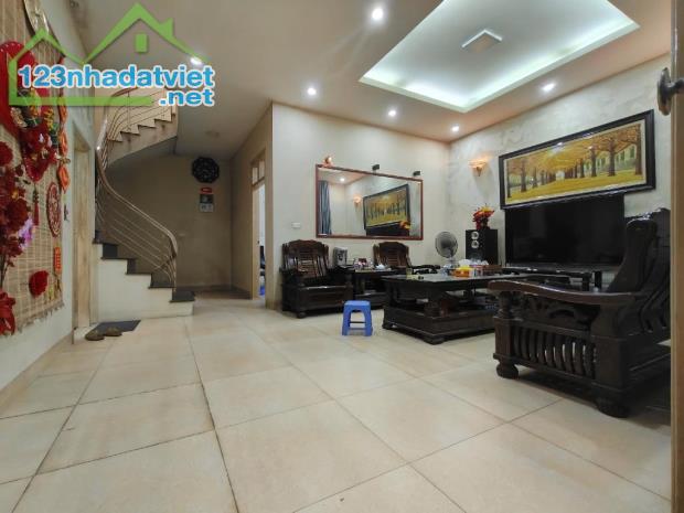 Bán Nhà Lô Góc Thụy Phương – 60m² – Mặt Tiền 5m – Ô Tô Tránh – Ngõ Thông – Sát Phố  🏡 Vị