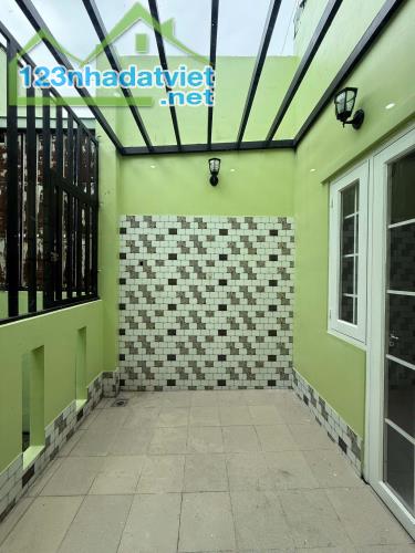 BÁN NHÀ  MẶT TIỀN [Hiếm - NGANG 6M] - 4PN ĐẸP - NGAY TRUNG TÂM HÓC MÔN, GIÁ CHỈ NHỈNH NHẸ - 4