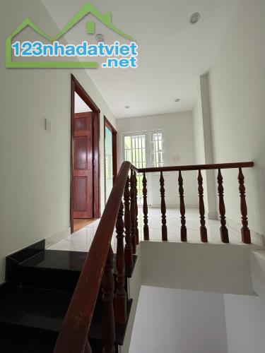 BÁN NHÀ  MẶT TIỀN [Hiếm - NGANG 6M] - 4PN ĐẸP - NGAY TRUNG TÂM HÓC MÔN, GIÁ CHỈ NHỈNH NHẸ