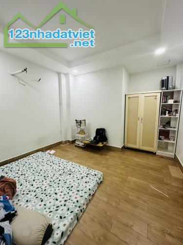 QUẬN 10 - Hẻm Ô Tô 5m - 43M2 - 3Tầng - Chỉ 8.5 Tỷ - 2