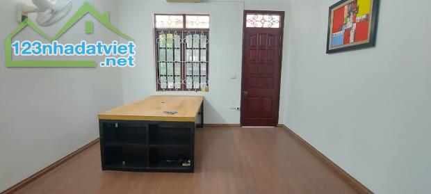 Cần bán gấp nhà phân lô quân đội phố Phùng Chí Kiên 56m2, 4T, ngõ thông, ô tô vào nhà - 3