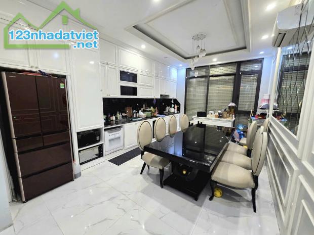 Bán nhà mặt đường Khúc Thừa Dụ, 97m 3 tầng, độc lập dân xây cực đẹp, Giá 8.7 tỉ - 2