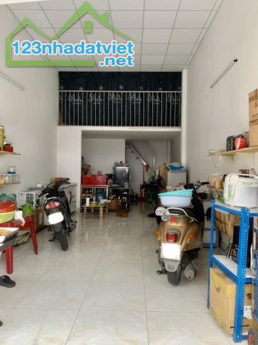 Âu Dương Lân P3 Q8, hẻm 4m. đang chờ thuê 9 triệu /1t, 43m2 - 3.9 *11 - giá 4.7 tỉ TL - 3