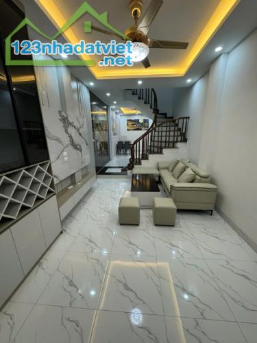 CỰC HIẾM - ÔTÔ ĐỖ CỔNG - 15M RA ĐƯỜNG HỒNG TIẾN - NGÕ THÔNG TỨ TUNG - BÁN NHÀ NGỌC THỤY - - 2