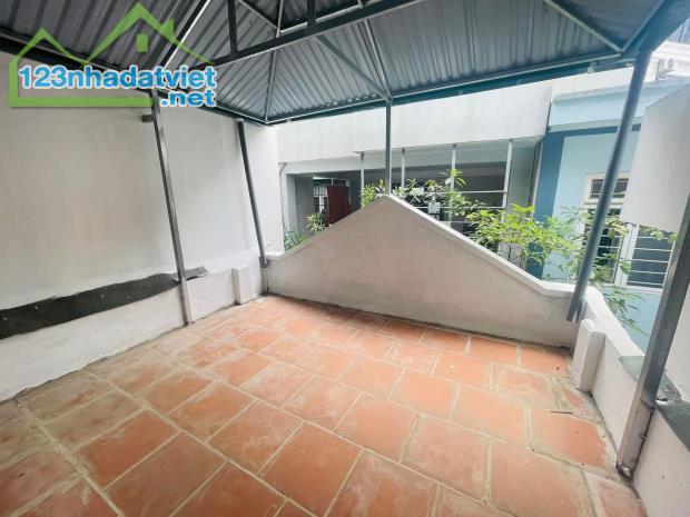 "Bán Nhà 5 Tầng Ngõ 322 Mỹ Đình, 30m², Giá 6.05 Tỷ – Đầu Tư Sinh Lời Cao!" - 4