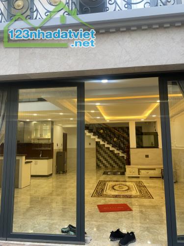 **Bán nhà mặt tiền Lê Trung Nghĩa, khu K300, Tân Bình, 5x16 - 3 lầu - 2