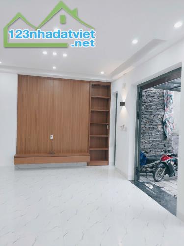 Bán Nhà 2 Tầng Kiệt 69 Lê Ngô Cát. Thiết kế hiện đại mẫu Villas mini, xe hơi tận Sân - 3