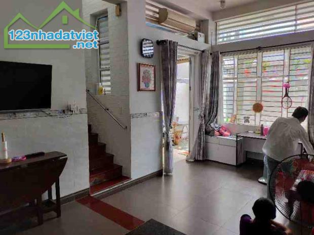 BÁN NHÀ MẶT TIỀN NGANG HƠN 5M HIẾM, 117M2, HXH ĐỔ CỬA NHỈNH 6 TỶ