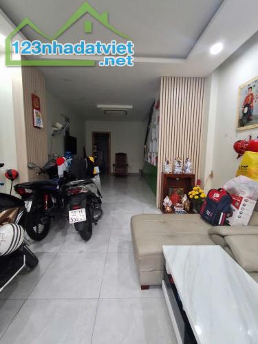 BÁN NHÀ HẺM XE HƠI NGỦ TRONG NHÀ – NGUYỄN THỊ THẬP, QUẬN 7 – 3 TẦNG BTCT, CHỈ 8.3TỶ - 1