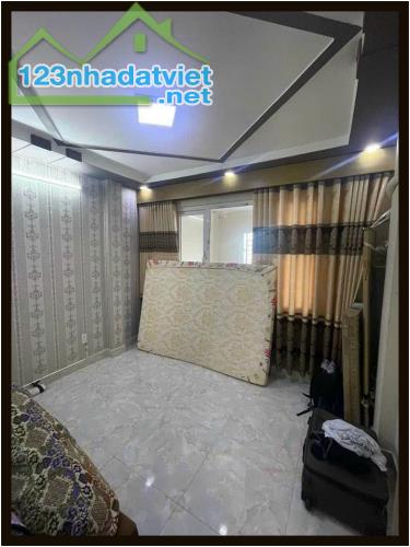 Nhà phố rẻ 1 trệt 5 lầu 2 mặt tiền khu Cư Xá Bắc Hải Quận 10 TP.HCM - 1