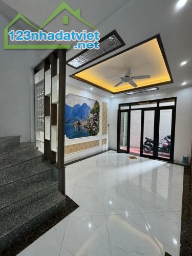 Bán nhà 5 tầng, tặng full nội thất, phố Lĩnh Nam, Hoàng Mai - 1