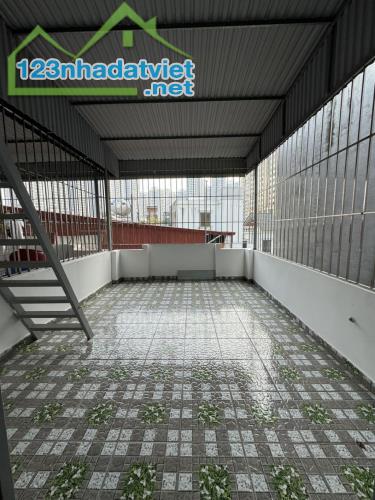 Bán nhà 5 tầng, tặng full nội thất, phố Lĩnh Nam, Hoàng Mai - 4