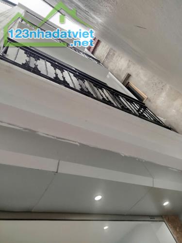 Cần Bán Gấp Nhà Mới Xây Ở Mậu Lương,Cách Vài Mét Ra Đường ÔTô.Gía 5.95Tỷ Có TL