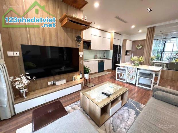 Căn hộ 2 ngủ, 69m, nội thất tiêu chuẩn cao cấp. Vinhome Green Bay, Mễ Trì, Nam Từ Liêm, Hà - 1