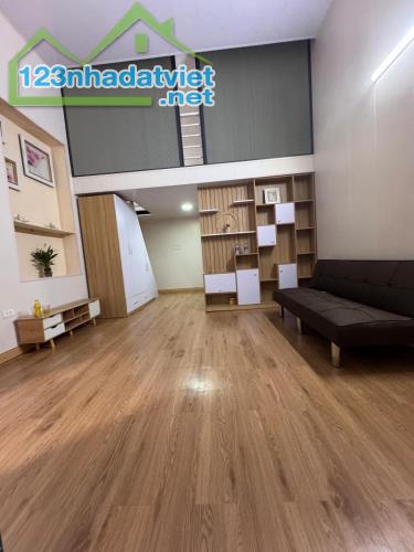 SIÊU HIẾM Khâm Thiên  40m 1T MT 4m 2.4Tỷ LÔ GÓC THOÁNG SÁNG NGÕ NÔNG 15m RA MẶT PHỐ