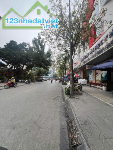 Bán nhà cấp 4 Mặt phố Trương Công Giai 75m2 - mặt tiền 5.5m vỉa hè rộng kinh doanh đỉnh - 2
