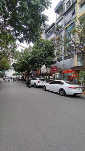 Bán nhà cấp 4 Mặt phố Trương Công Giai 75m2 - mặt tiền 5.5m vỉa hè rộng kinh doanh đỉnh - 1