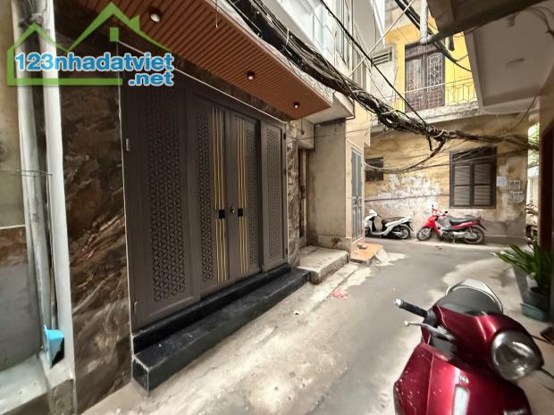 BÁN NHÀ ĐỐNG ĐA NHÀ MỚI ĐẸP 5 TẦNG THOÁNG SÁNG , GẦN PHỐ , NGÕ THÔNG VIH TRÍ ĐẸP 3,6 TỶ