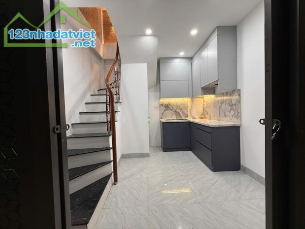 BÁN NHÀ ĐỐNG ĐA NHÀ MỚI ĐẸP 5 TẦNG THOÁNG SÁNG , GẦN PHỐ , NGÕ THÔNG VIH TRÍ ĐẸP 3,6 TỶ - 2