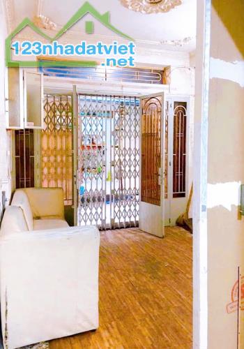 Bán nhà QUẬN 1, hẻm Bùi Viện, Thửa đất vuông vức 3.6 x 9.2 m, 3 tầng, 6.8 tỷ - 4
