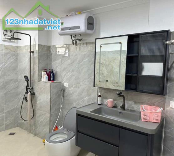 Chính chủ cần bán nhà phố Thái Thịnh-Thái Hà Q.Đống Đa 40m2, 6 tầng thang máy, 9.9 tỷ