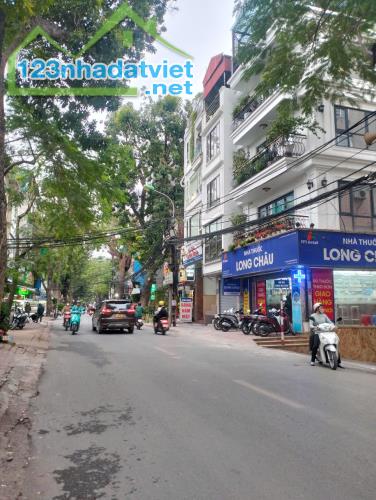 Bán nhà mặt phố Quận Tây Hồ, không quy hoạch, 3 mặt thoáng. DT: 75m2 x MT 5.3, giá 24,5tỷ