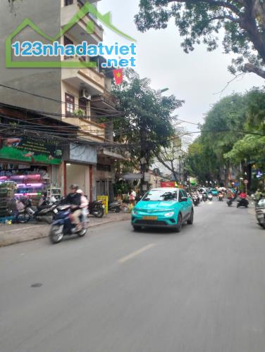 Bán nhà mặt phố Quận Tây Hồ, không quy hoạch, 3 mặt thoáng. DT: 75m2 x MT 5.3, giá 24,5tỷ - 1