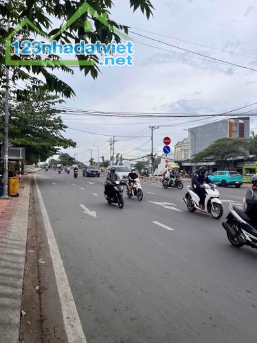 Cho thuê nhà mặt tiền đường nguyễn văn cừ nối dài, ngang 10m - 2