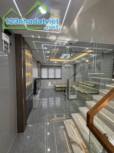NHÀ MỚI Ở NGAY - KHU VIP 5 TẦNG TÂN THỚI HIỆP QUẬN 12, GIÁP GÒ VẤP - Ô TÔ NGỦ NHÀ HƠN - 2