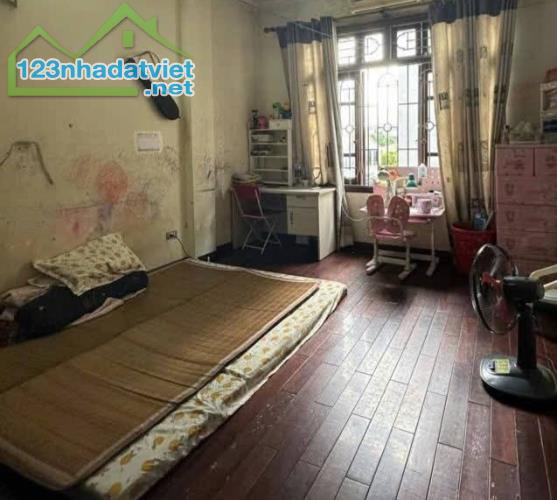 NHÀ THIÊN HIỀN. PHÂN LÔ ÔTÔ TRÁNH. VỈA HÈ.DT 40M. 6TẦNG. MT 4M. 15 TỶ. NAM TỪ LIÊM. - 4