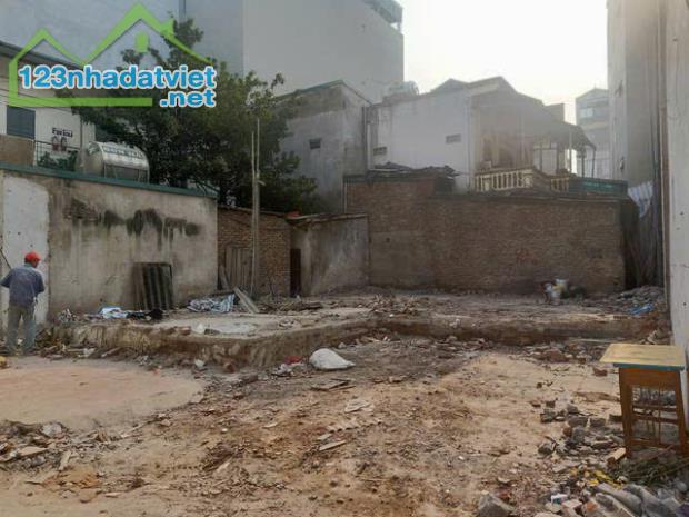 BAN ĐẤT 35M2 TẠI ĐÔNG NGẠC BẮC TỪ LIÊM – MẶT PHỐ Ô TÔ VỈA HÈ 3,5M – ĐẦU TƯ BAY NHANH GIÁ 3 - 2