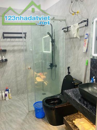 Bán nhà Bùi Xương Trạch ngõ thông gần phố trước nhà thoáng nhà đẹp nội thất nhập  39m giá