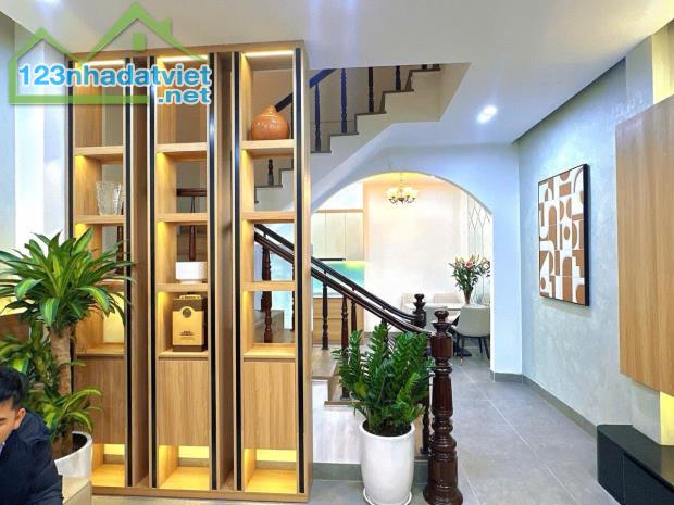 PHÂN LÔ NGUYỄN KHANG🌟40M2🌟  MT 4.5M🌟 9.9 TỶ🌟 LÔ GÓC🌟 CÁCH PHỐ 30M🌟 NGÕ Ô TÔ DỪNG ĐỖ