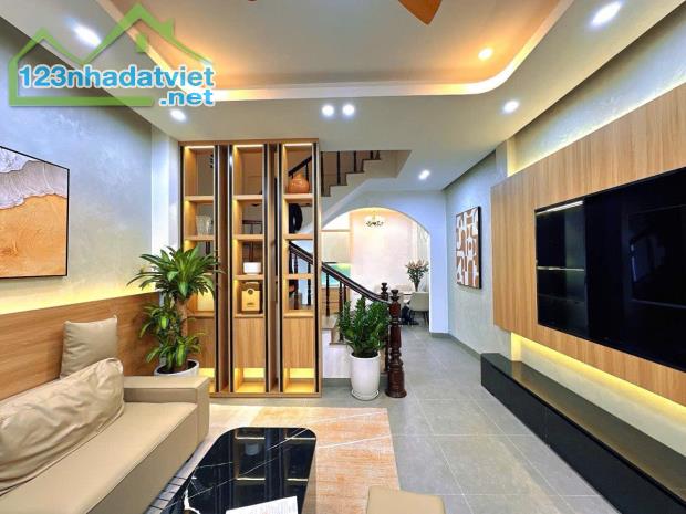PHÂN LÔ NGUYỄN KHANG🌟40M2🌟  MT 4.5M🌟 9.9 TỶ🌟 LÔ GÓC🌟 CÁCH PHỐ 30M🌟 NGÕ Ô TÔ DỪNG ĐỖ - 1