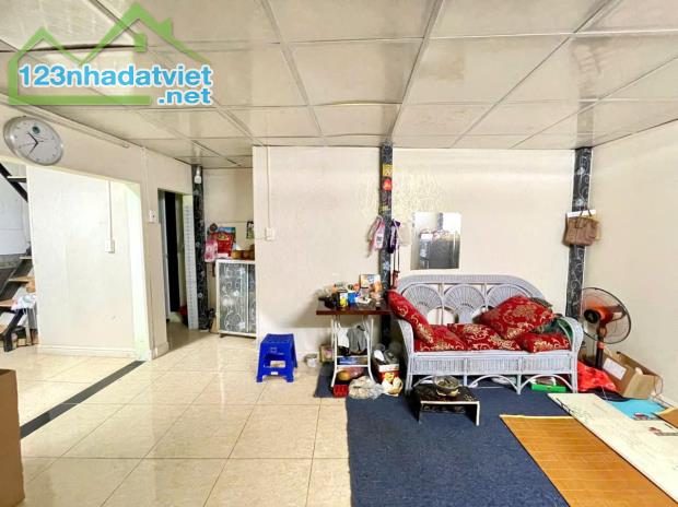 BÁN GẤP NHÀ TRẦN QUÝ CÁP TT ĐỐNG ĐA 45M  NGÕ NÔNG GẦN PHỐ CHỈ 4 TỶ - 4