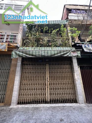 HIẾM CÓ! 7.5 TỶ HƠN - NHÀ QUẬN 3 GẦN CMT8 & TÔ HIẾN THÀNH - HẺM 6M XE HƠI VÀO NHÀ -50M2 C4 - 1