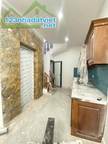 Bán nhà Xuân Đỉnh 40m2 6 tầng - thang máy - sát oto - 2