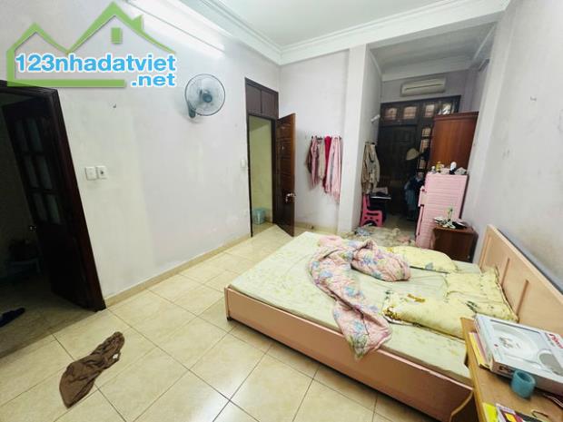 Bán nhà phố Trần Duy Hưng, Quận Cầu Giấy, DT 40m2, 5 tầng, MT5,5m, Giá 15.9 tỷ - 3