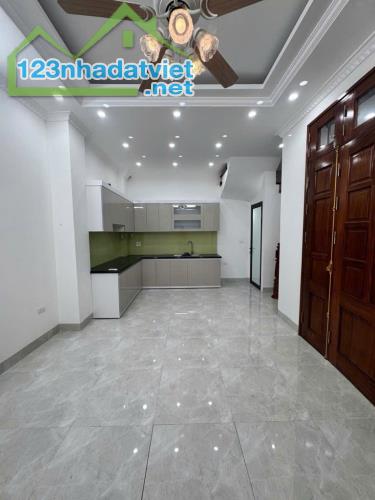 Bán nhà Dương Văn Bé - Phân lô, oto đỗ cửa - Diện tích 35m2 - 6.8tỷ - 2