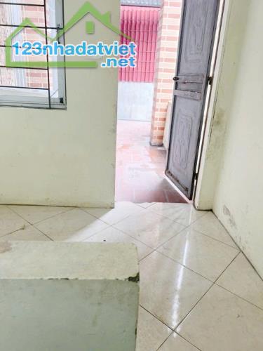 Cho thuê nhà ở nhóm sinh viên Ngõ Quỳnh, 4 tầng x 22m2, 2 ngủ, 2 vệ sinh, 6.5 Triệu