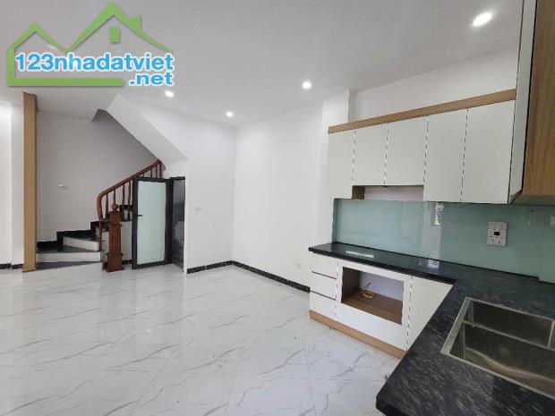 Bán nhà Ngũ Hiệp 80m, 4 tầng xây mới, ngõ ô tô, 5.5 tỷ - 1