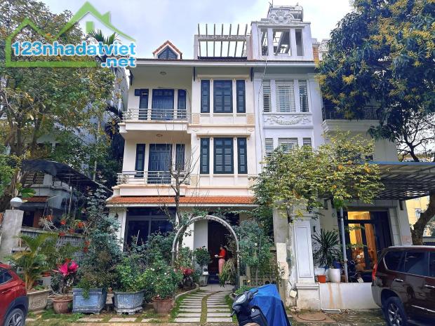 Bán Biệt thự sân vườn Vỉa hè view sân chơi ô tô Chánh đỗ cửa ngày đêm - 1
