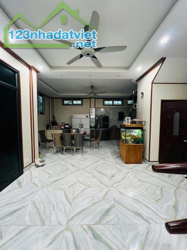 Bán Biệt thự sân vườn Vỉa hè view sân chơi ô tô Chánh đỗ cửa ngày đêm - 3
