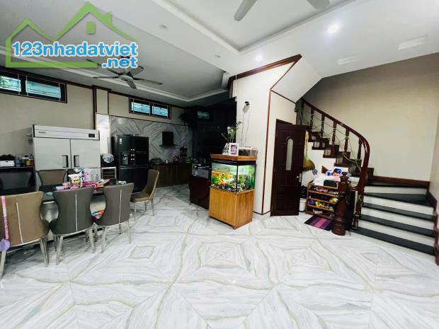 Bán Biệt thự sân vườn Vỉa hè view sân chơi ô tô Chánh đỗ cửa ngày đêm - 4