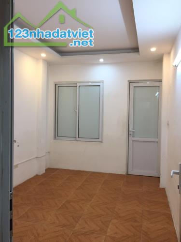 Siêu hiếm Bán gấp nhà KHương Trung - Thanh Xuân 4 tầng 30m2 Gần oto tránh chỉ 4.9 tỷ - 4
