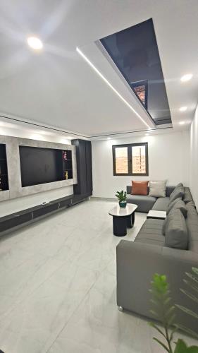 Bán Nhà Bình Tân, 5 Tầng - THANG MÁY - Đường Hương Lộ 2, Ngay Ngã Tư Bốn Xã Giáp Đầm Sen - 2