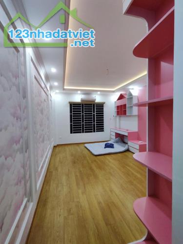 MỸ ĐÌNH – NHÀ ĐẸP KHỎI BÀN – NỘI THẤT HỊN – Ô TÔ THẲNG TIẾN